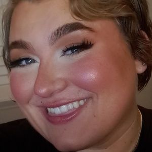 Meet your Posher, Allyson